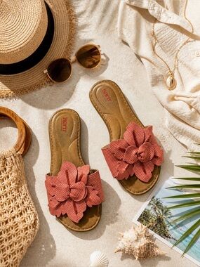 BORN MAI PINK FLORAL LEATHER SLIDES SANDALS SIZE 8M COMFORT BEACHY RESORT